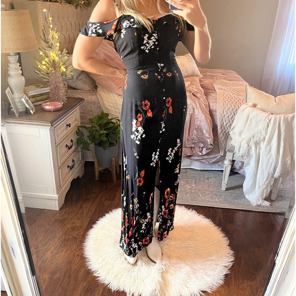 Black maxi dress floral print